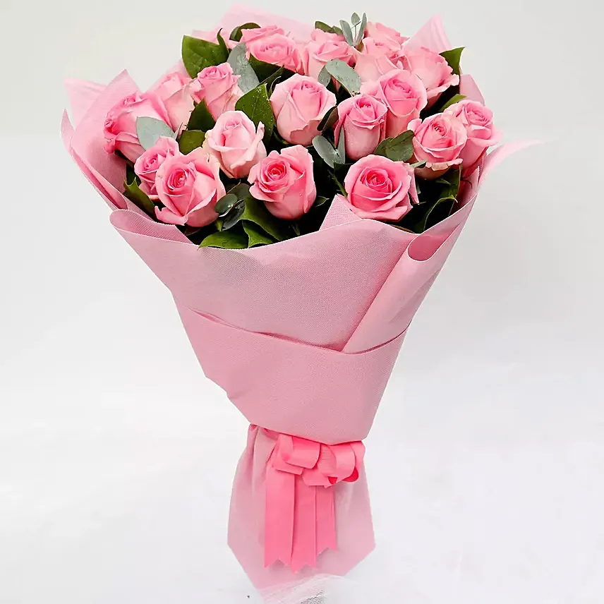 Ravishing Bouquet of 20 Pink Roses: Kiss Day Flowers 