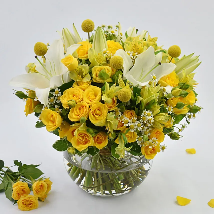 Roses and Lilies in Fish Bowl: Yellow Roses Bouquet