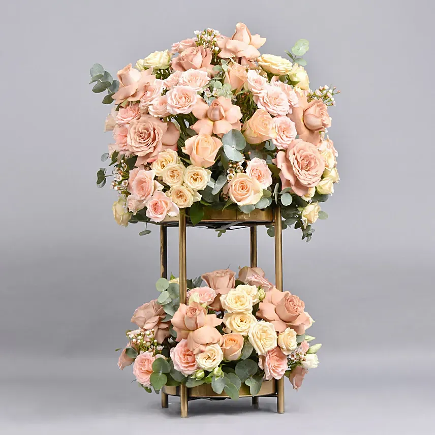 Roses Beauty Stand: Wedding Flower Arrangements in Dubai