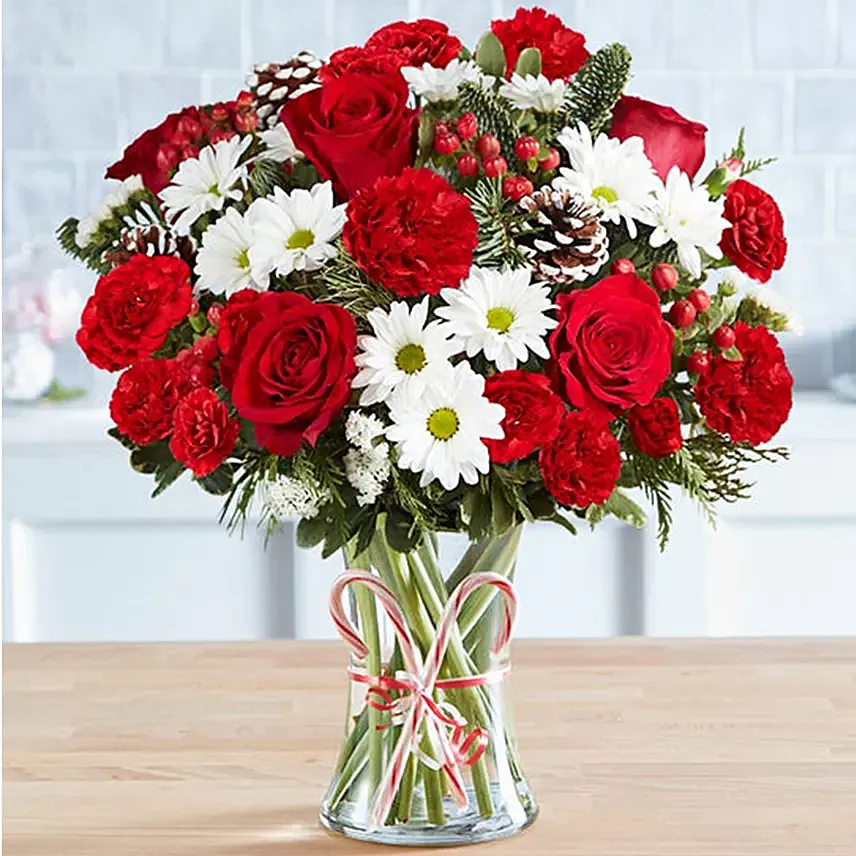 Shimmer Flower Arrangement: باقة ورد عيد رأس السنة