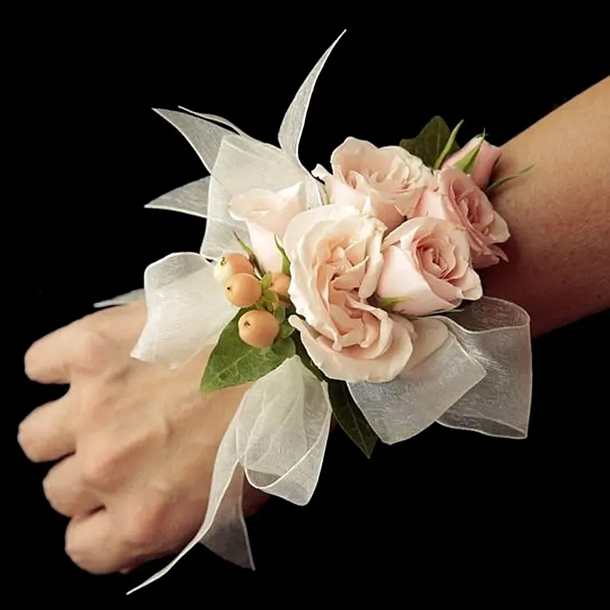 Stunning Peach Flowers Corsage: Flowers for Bride