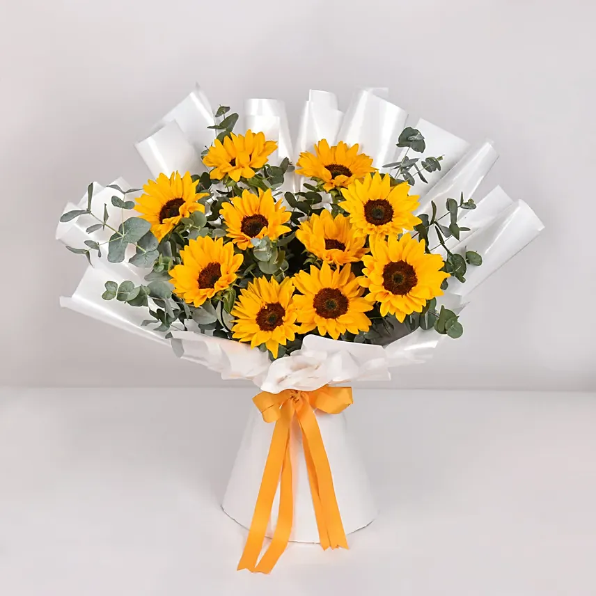 Sunflowers Pop Bouquet: Flower Delivery Dubai