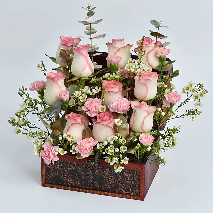 Treasured Love Flower Box: Mothers Day Gifts in Ajman