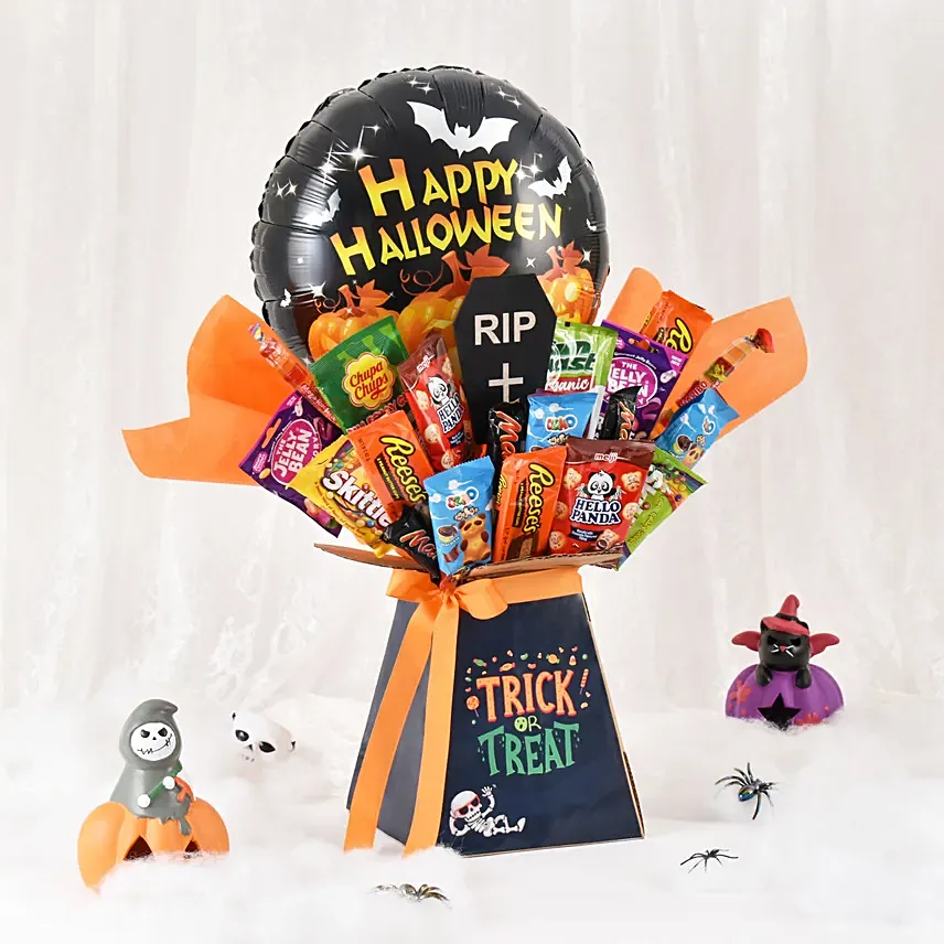 باقة حلويات وكاندي مع شوكولاته وبالون في بوكس هلوين: Halloween Gift Hampers