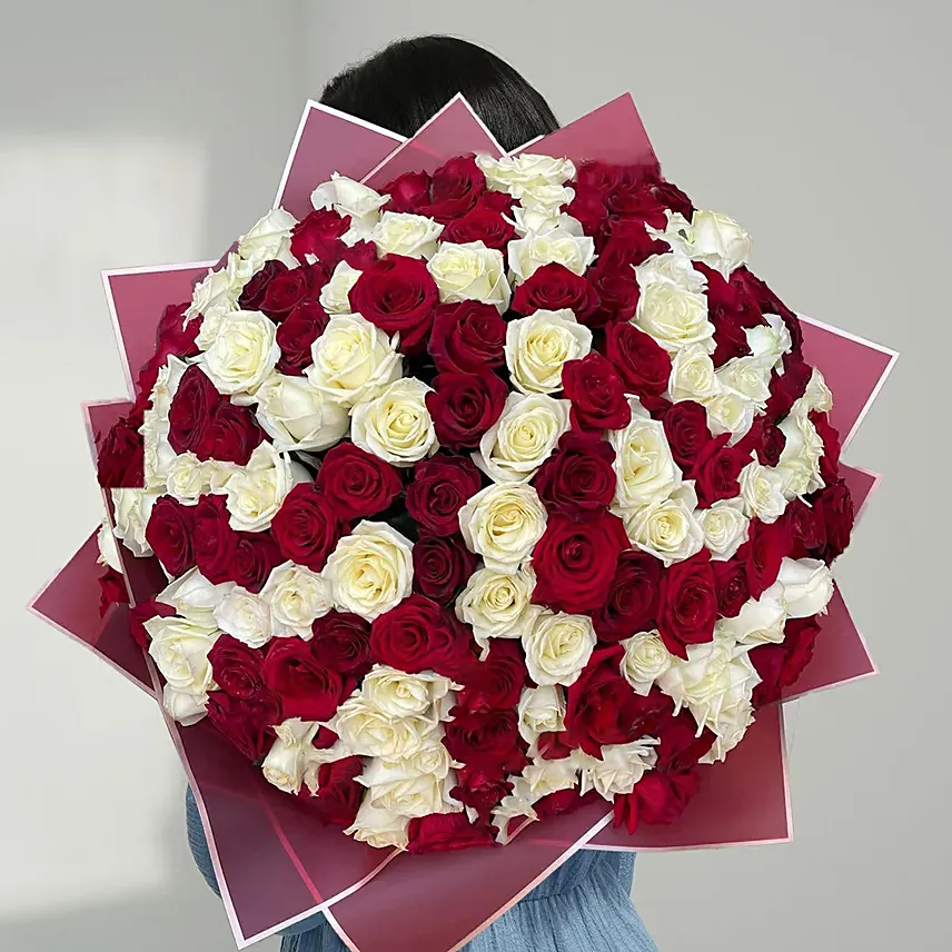 200 Red and White Roses Bouquet: Kiss Day Gifts