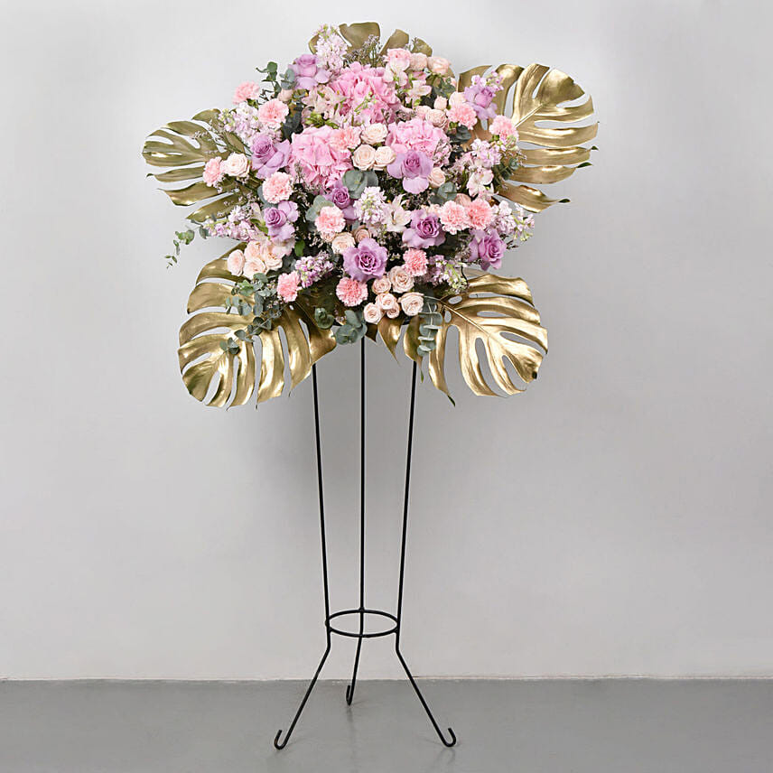 Alluring Flowers Stand: Purple Flower Bouquets