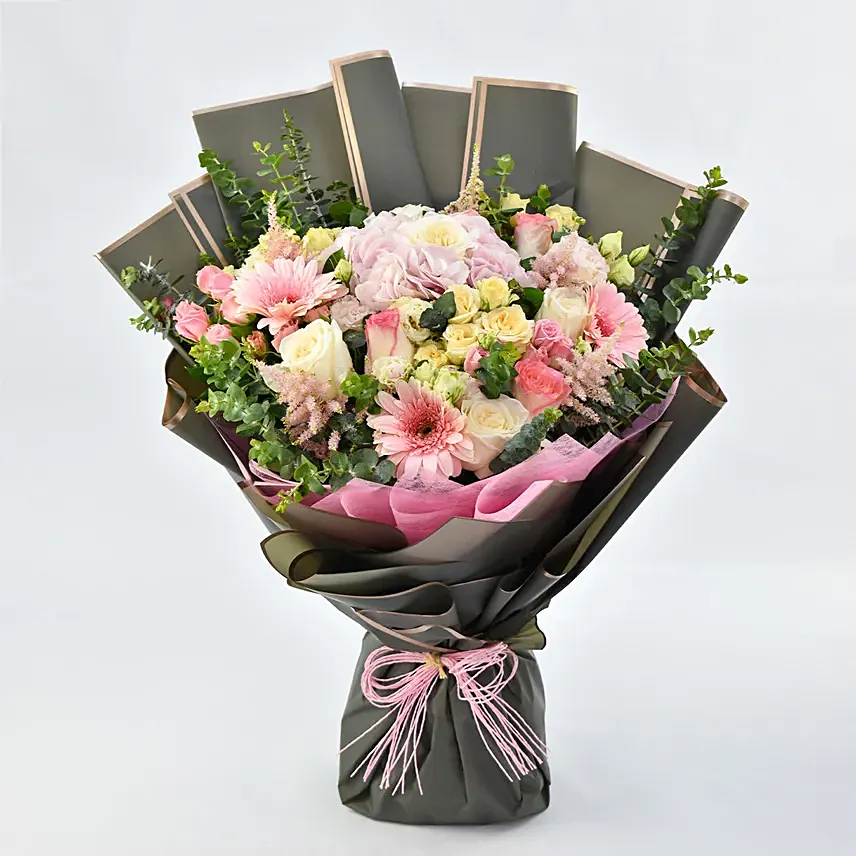 Charming Flowers Grand Bouquet: 