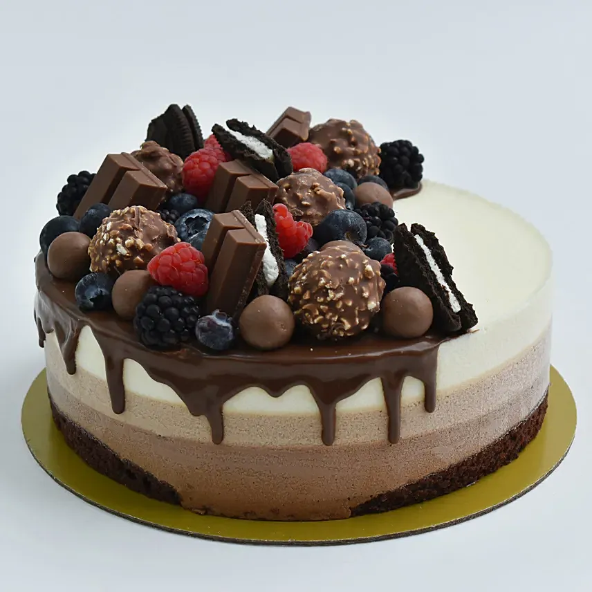 Chocolate Feast Cake: Premium Cakes