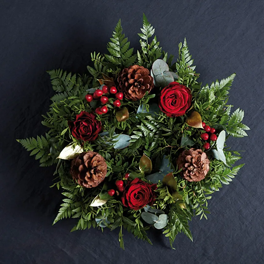Christmas Center Table Arrangements: Christmas Wreath