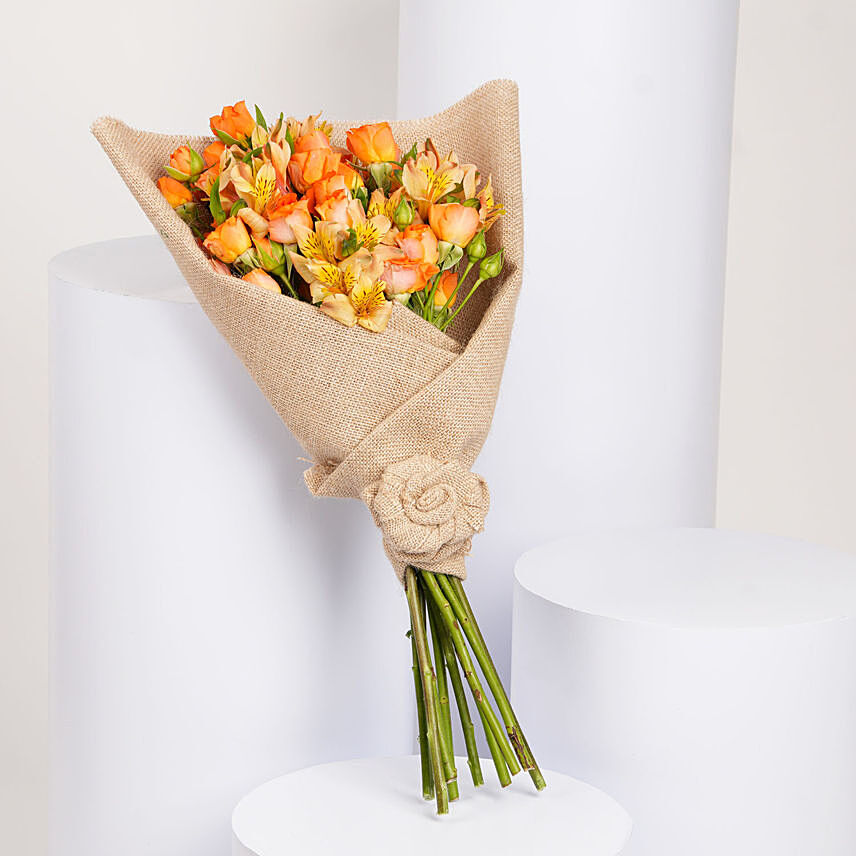 Coral Kiss Bouquet: Flower Delivery Dubai