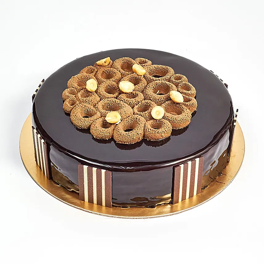Crunchy Chocolate Hazelnut Cake 500 gm: Round The Clock Delivery Gifts