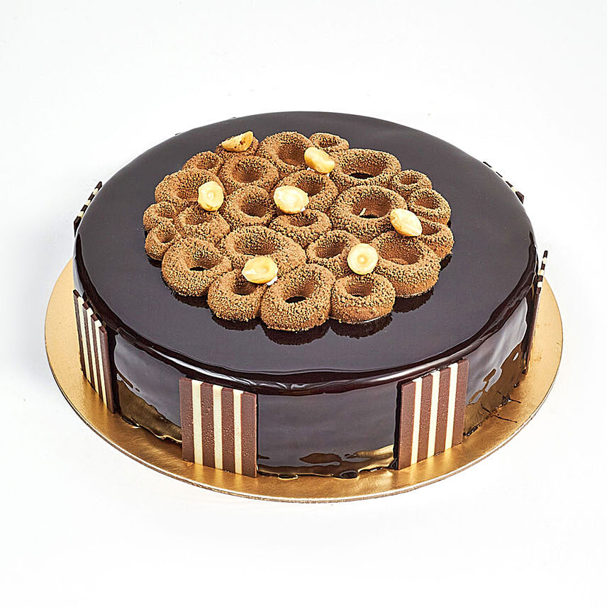 Crunchy Chocolate Hazelnut Cake: Eggless Cakes for Birthday