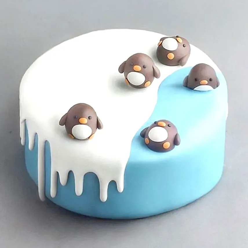 Cute Penguins Designer Cake: 