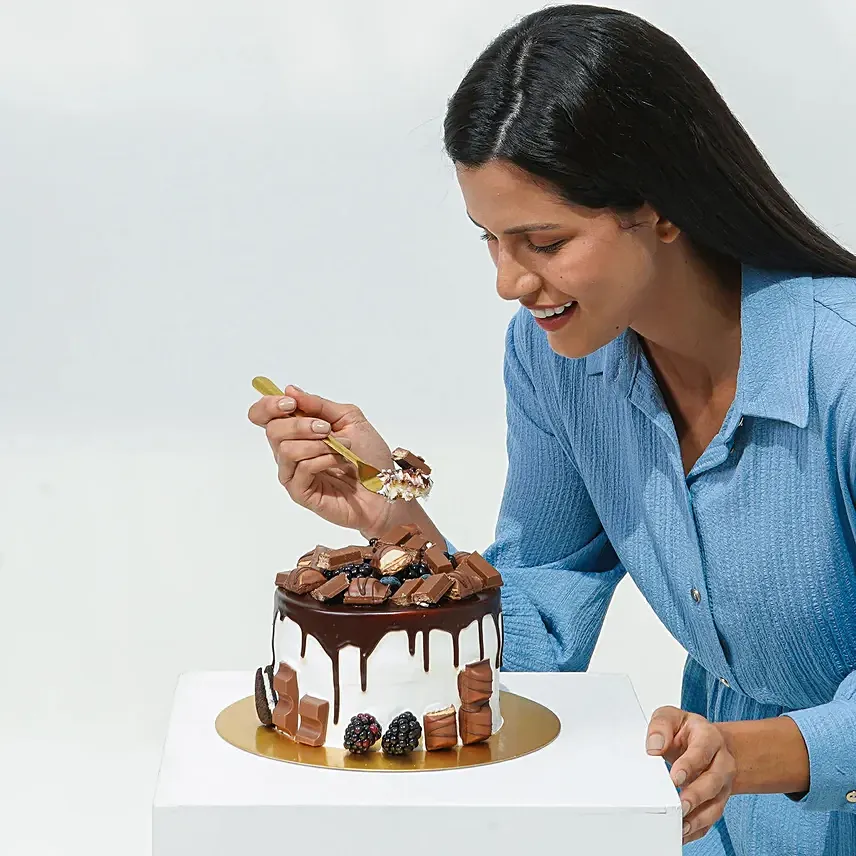 Delicious Choco Vanilla Cake: Celebrate Love: Cake Delivery for Girlfriend