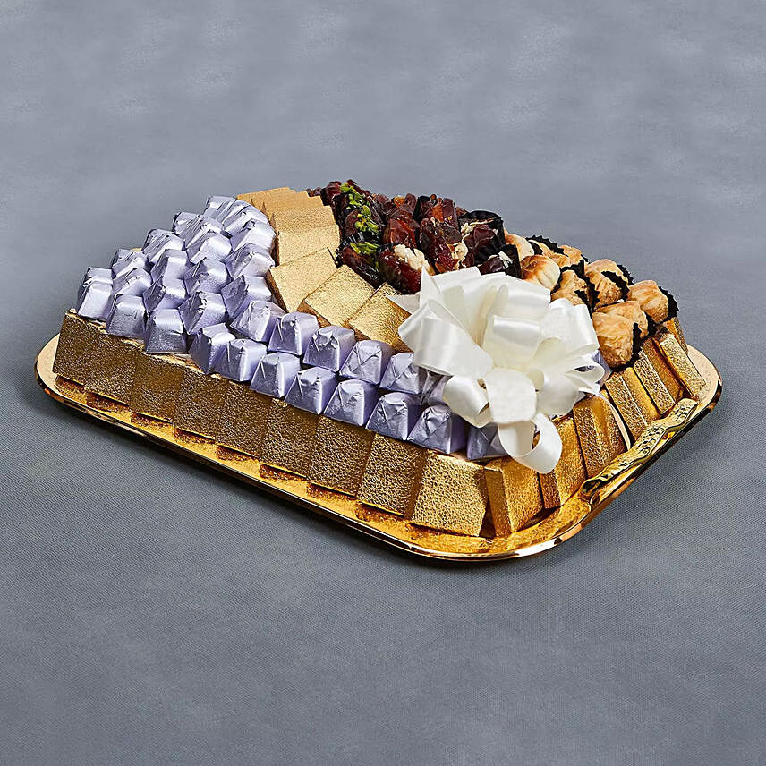 Delightful Medium Platter: National Day Chocolates