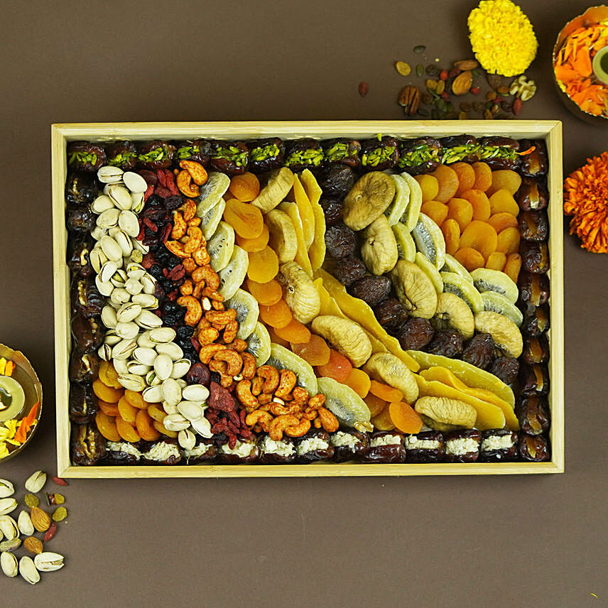 Dried n Dry Fruit Tray with Dates: 