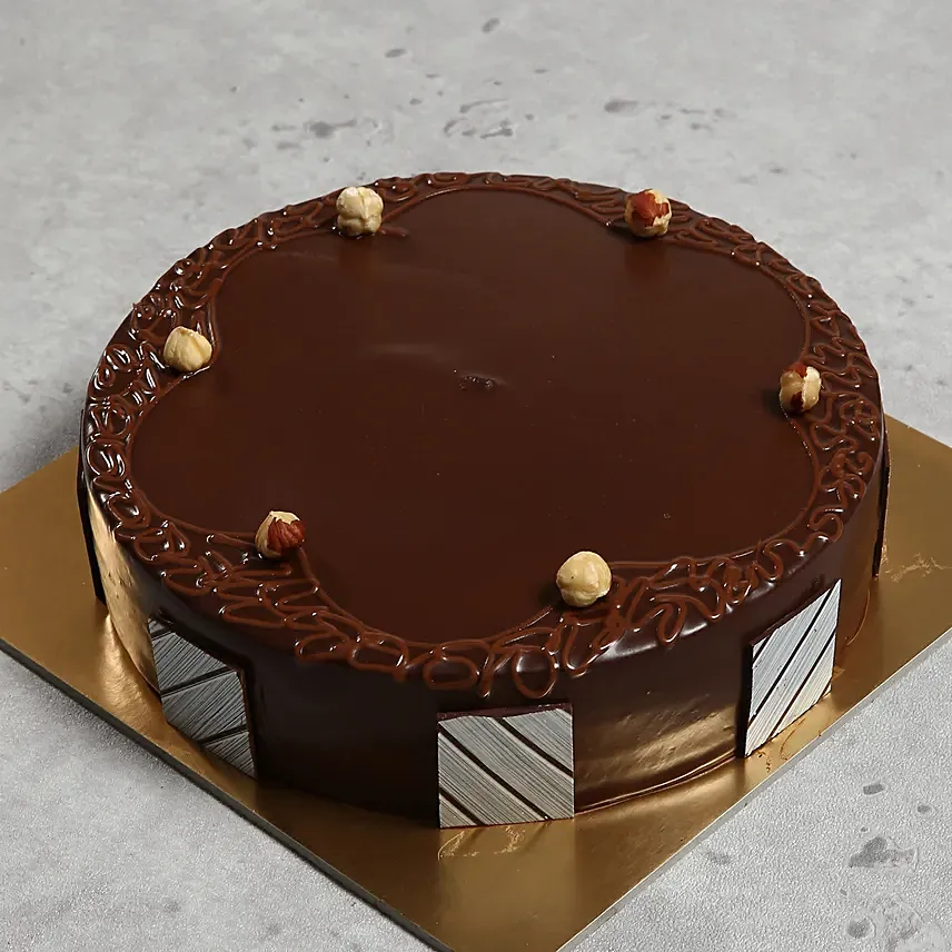 Eggless Hazelnut Choco Cake: Chocolate Cake 