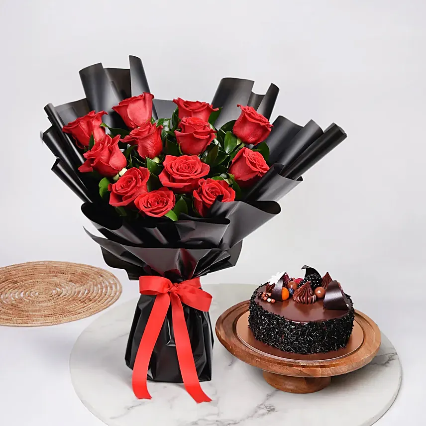 Elegant Rose Bouquet With Chocolate Fudge Cake: Rose Day Gifts