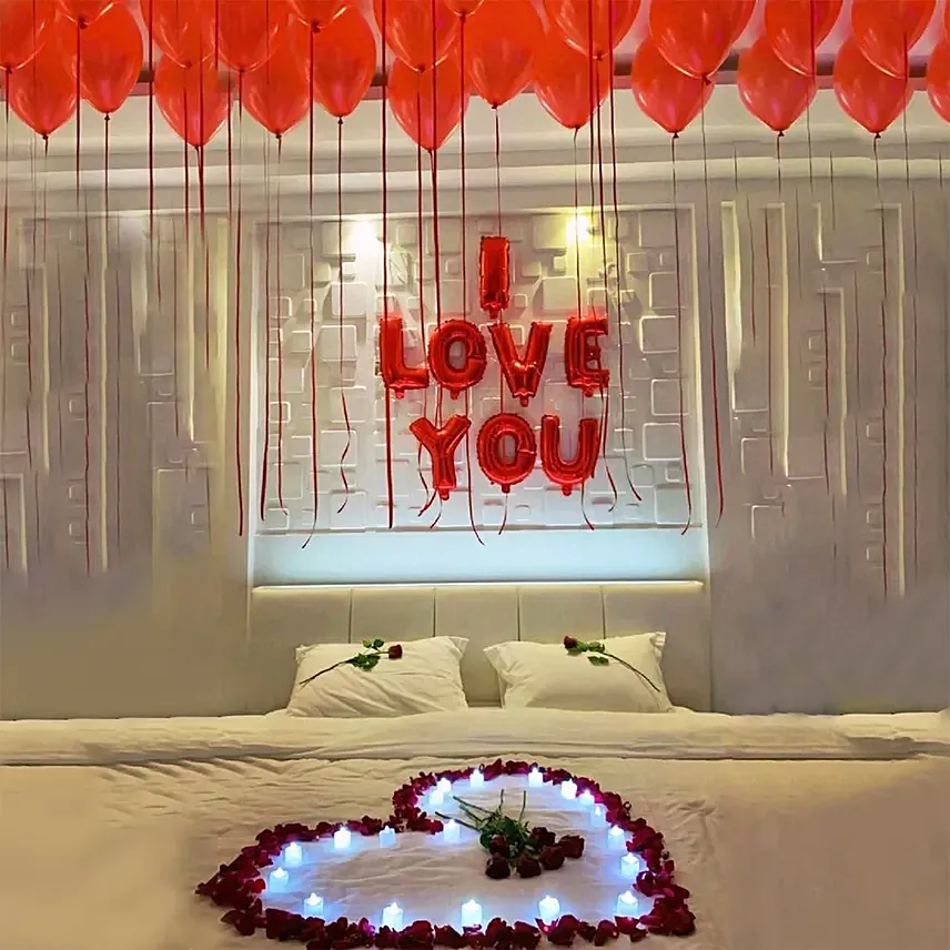 I Love You Balloon and Flower Bed Decor: Sorry Gifts