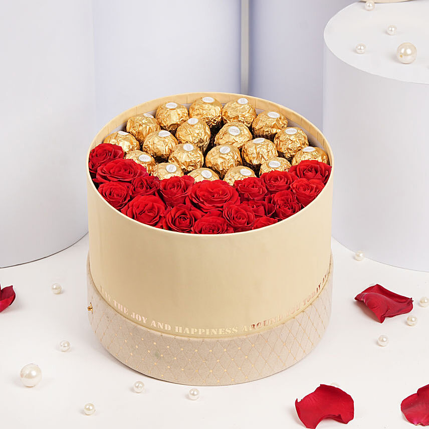 Red Roses and Rochers in a Box: 