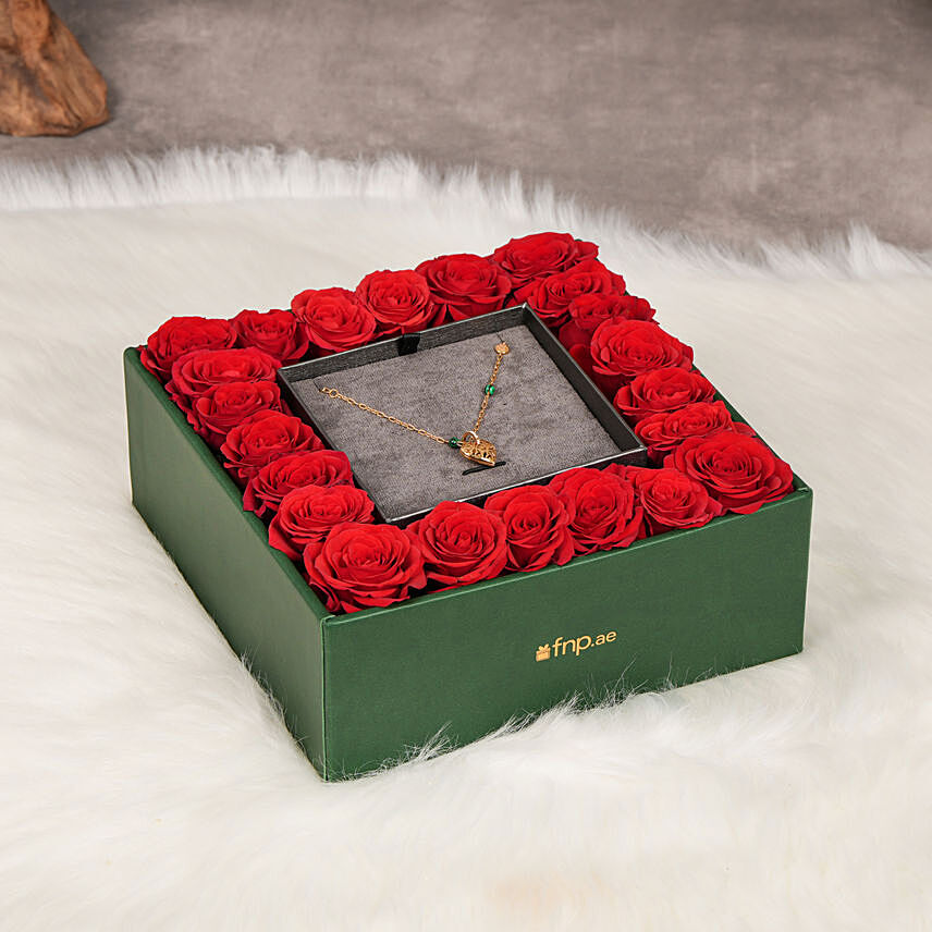 Cerruti 1881 Heart Bracelet with Roses: Valentines Day Gifts to Umm Al Quwain