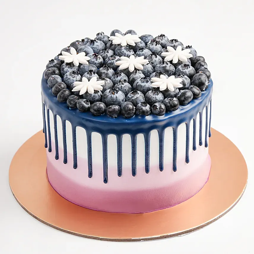 Yummy Blueberry Drip Cake: Cakes 