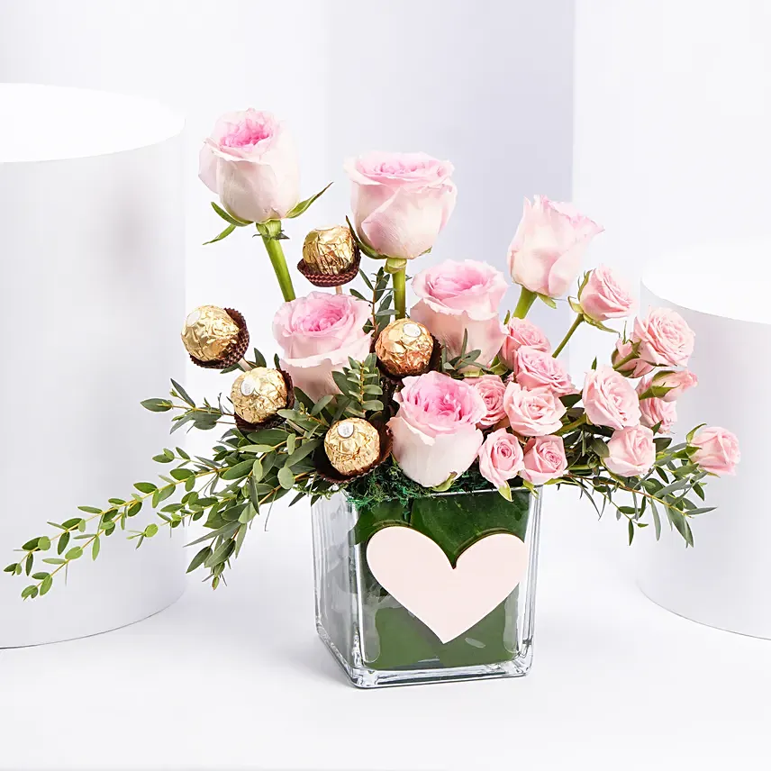 Gentle Pink Roses And Rochers:  Gift Delivery
