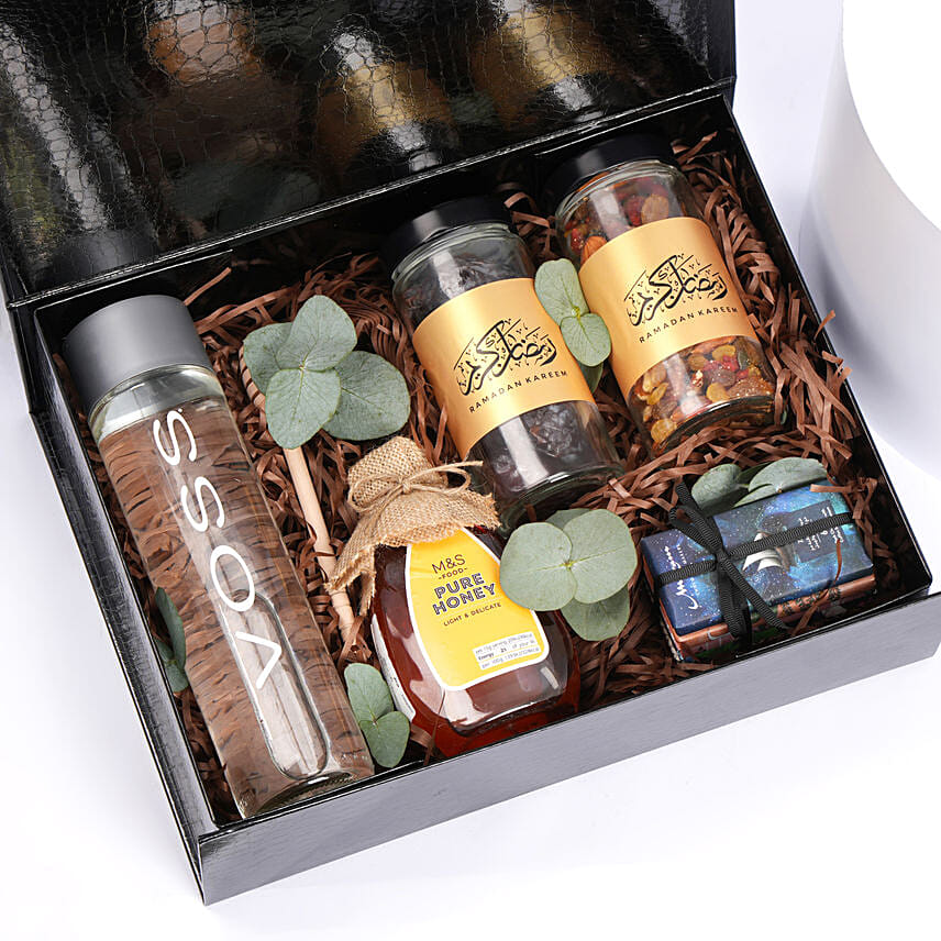 Ramadan Mubarak Gift Box: New Arrival hampers