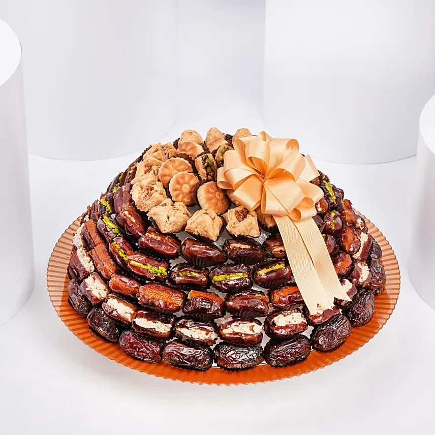 Mejdool Dates and Arabic Sweets Platter: Ramadan Gifts for Corporate