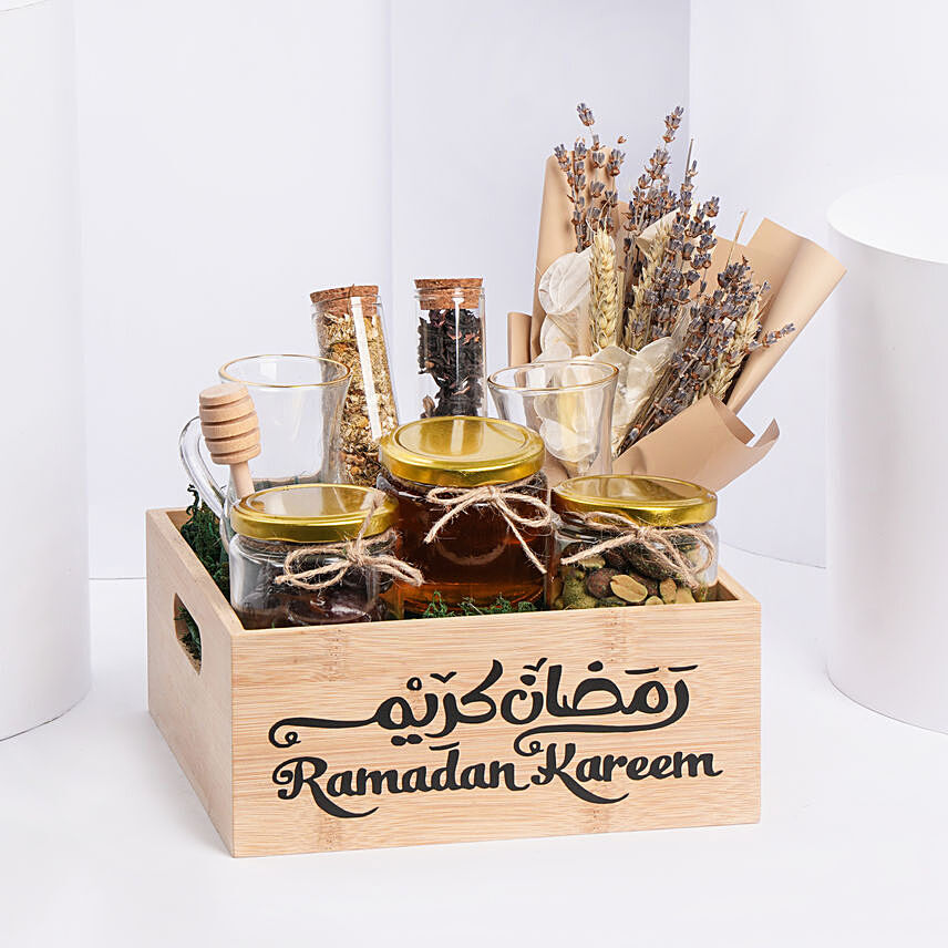Ramadan Kareem Tea And Condiments Hamper: Gift Hampers