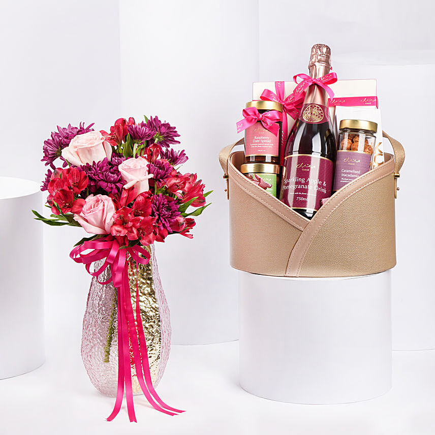 Bateel Duchess Hamper With Flowers: Branded Gifts