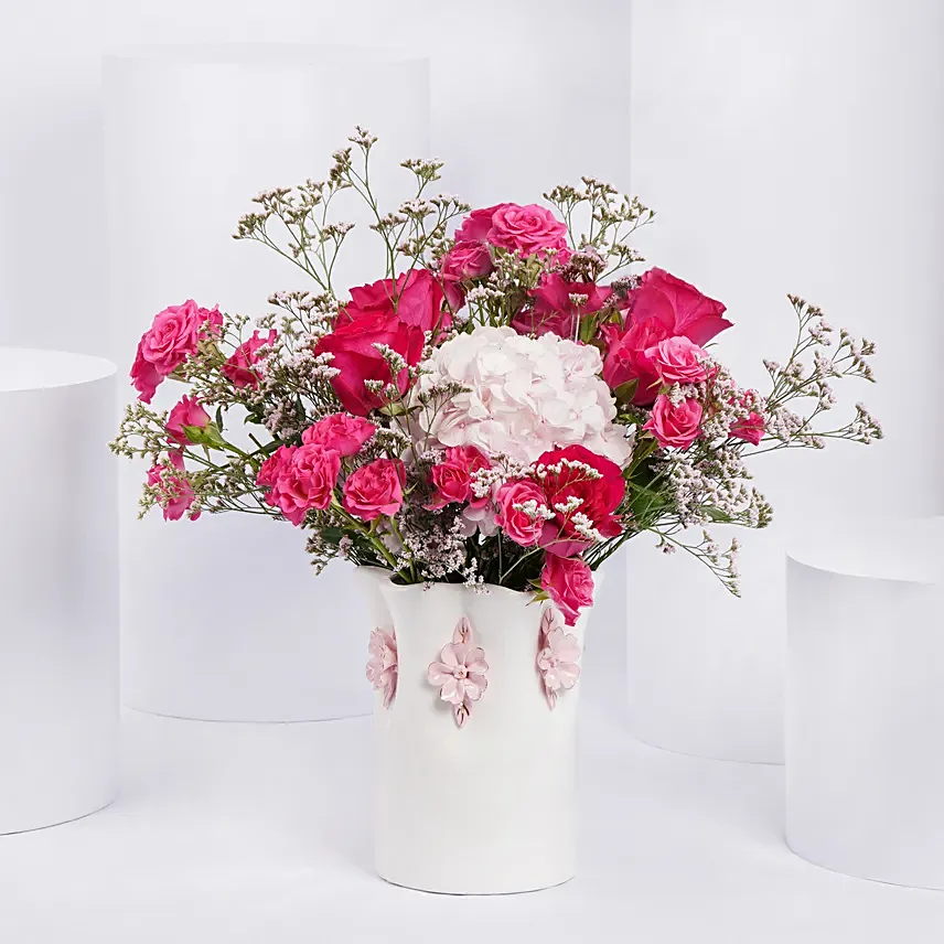 Beautiful Flowers Arrangement For Ummi: ورد للمولود الجديد