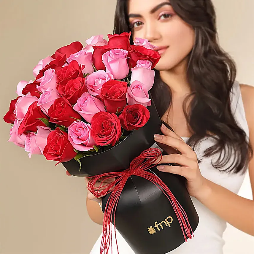 15 red and 15 Pink Roses Sleeve Bouquet: اطلب ورد أون لاين