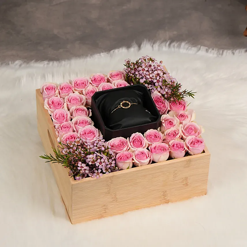 Box Of Delicate Beauty Police Bracelet And Flowers: 