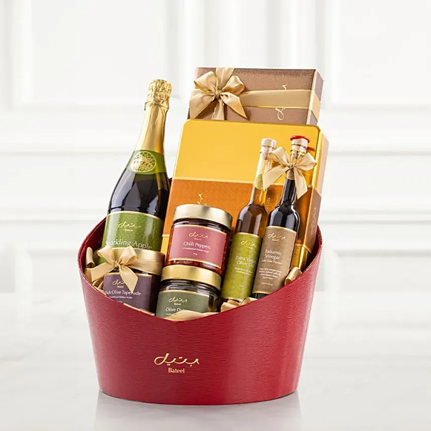 Ruby Picnic Hamper: Bateel Gifts