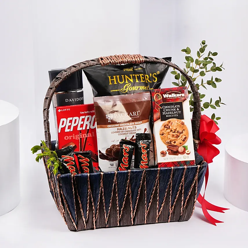 Daily Sweet Delights Hamper: Food Gifts 