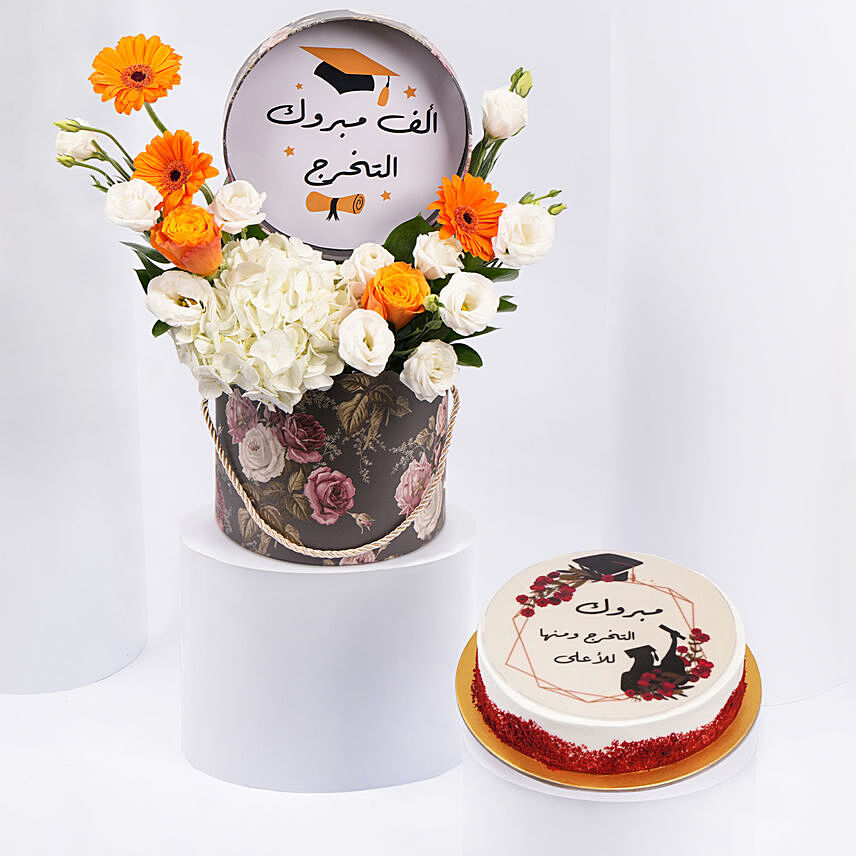 Graduation Congratulations Combo In A Lovely Flowers Box With Cake: Cake and Flower Delivery in Dubai