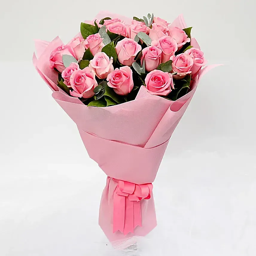 Passionate 20 Pink Roses Bouquet: Birthday Flowers to Dubai