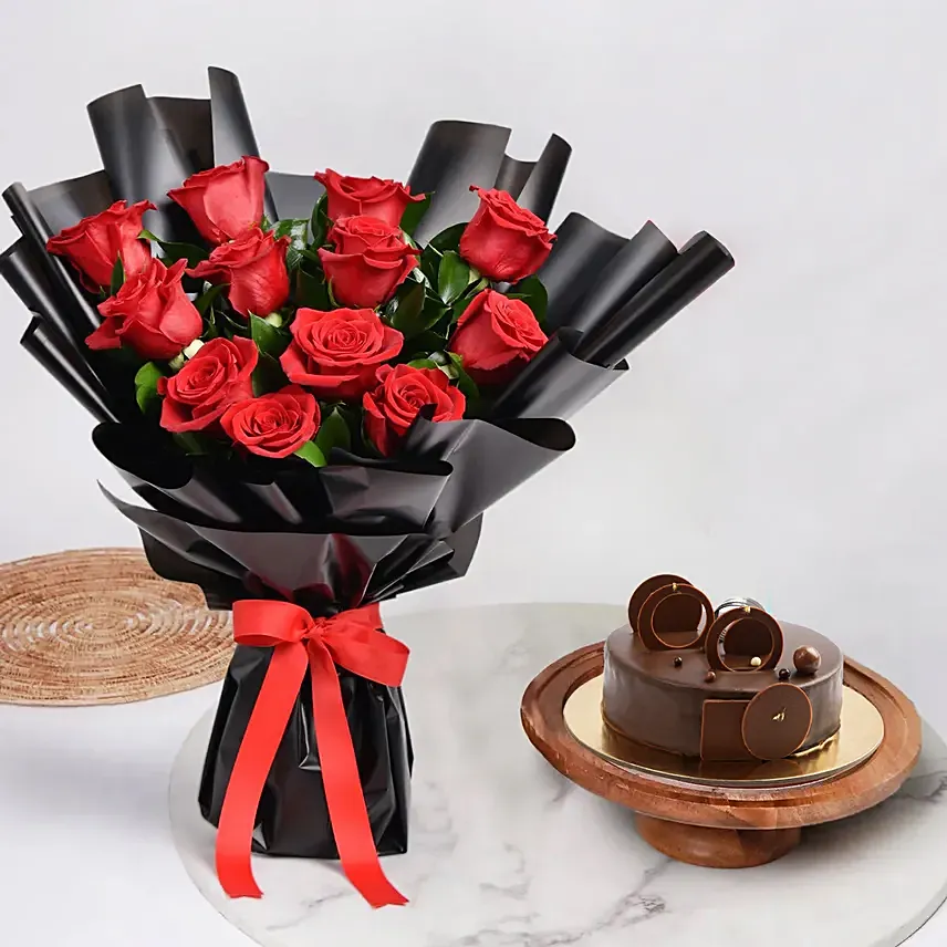 Elegant Rose Bouquet With Chocolate Fudge Cake: Flowers and Cake 
