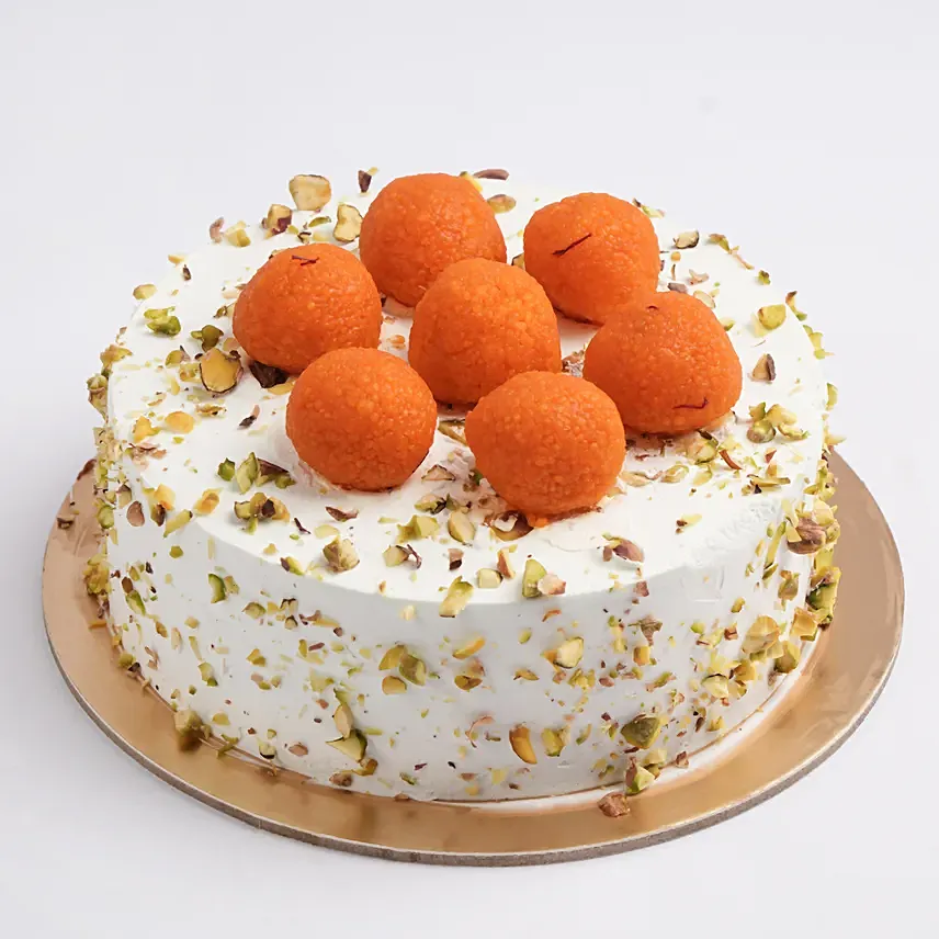 Eggless Creamy Vanilla Cake with Motichoor Laddu: Half Kg Cakes 