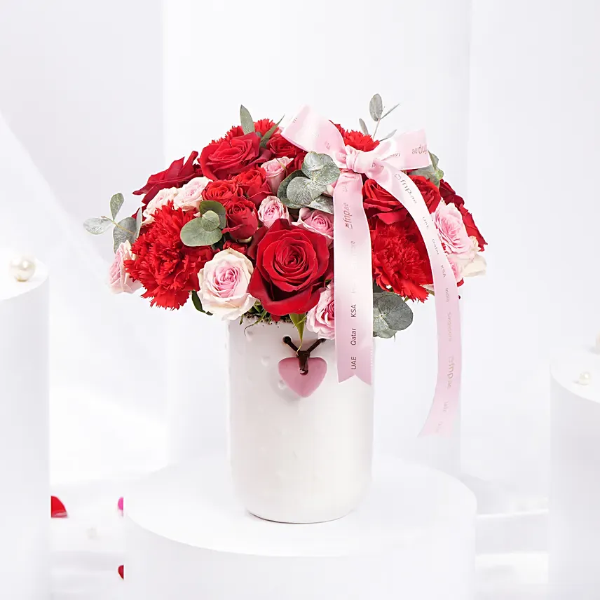 Romance Flower Arrangement: Valentine Day Roses