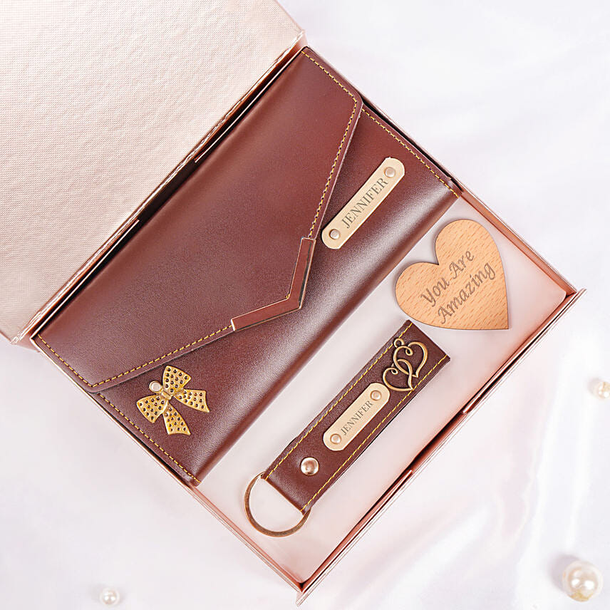 Women Personalised Essentials Gift Set: Engraved Gifts