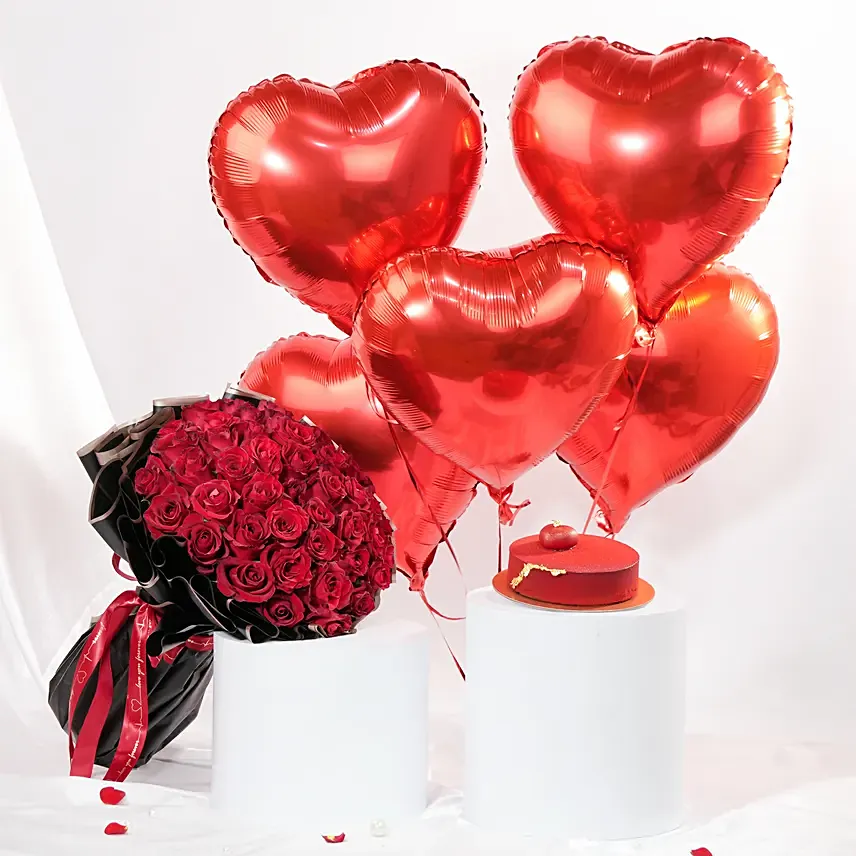 كومبو بوكيه عيد الحب و بالونات قلوب: باقة ورد مع بالونات