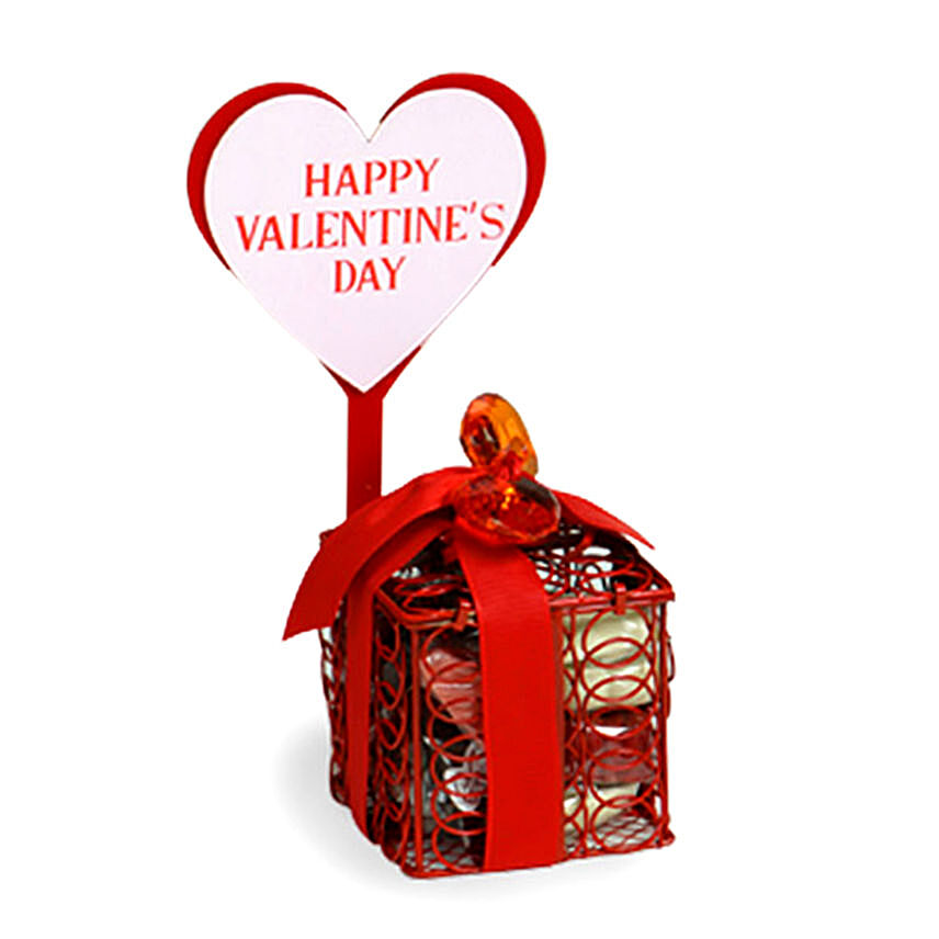 Hugs & Kisses Small Chocolate Bundle: Valentine Gifts Lebanon