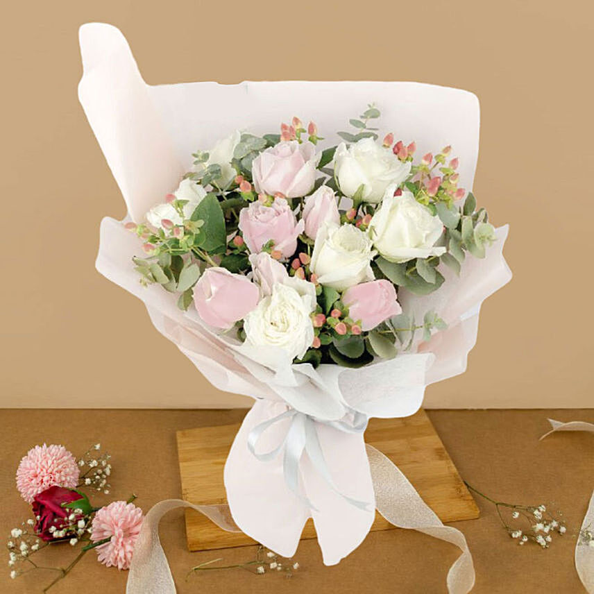 Charming Cream And Pink Roses Bouquet 99 Stems: Anniversary Gifts 