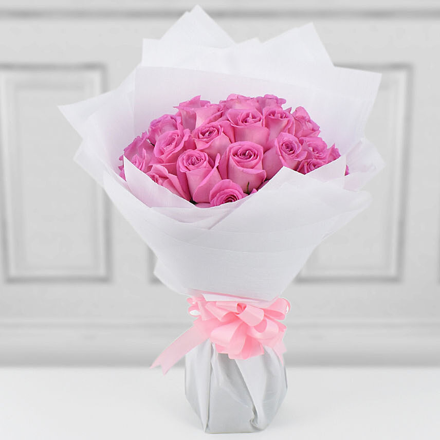 35 Light Pink Roses Bouquet: Send Flowers to Oman