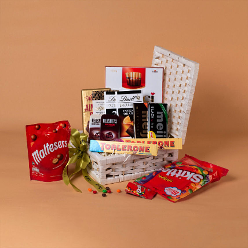 Delicious Basket Hamper: Valentines Day Gifts to Philippines