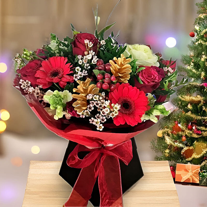 Christmas Handtied Bouquet: توصيل ورد في الفلبين