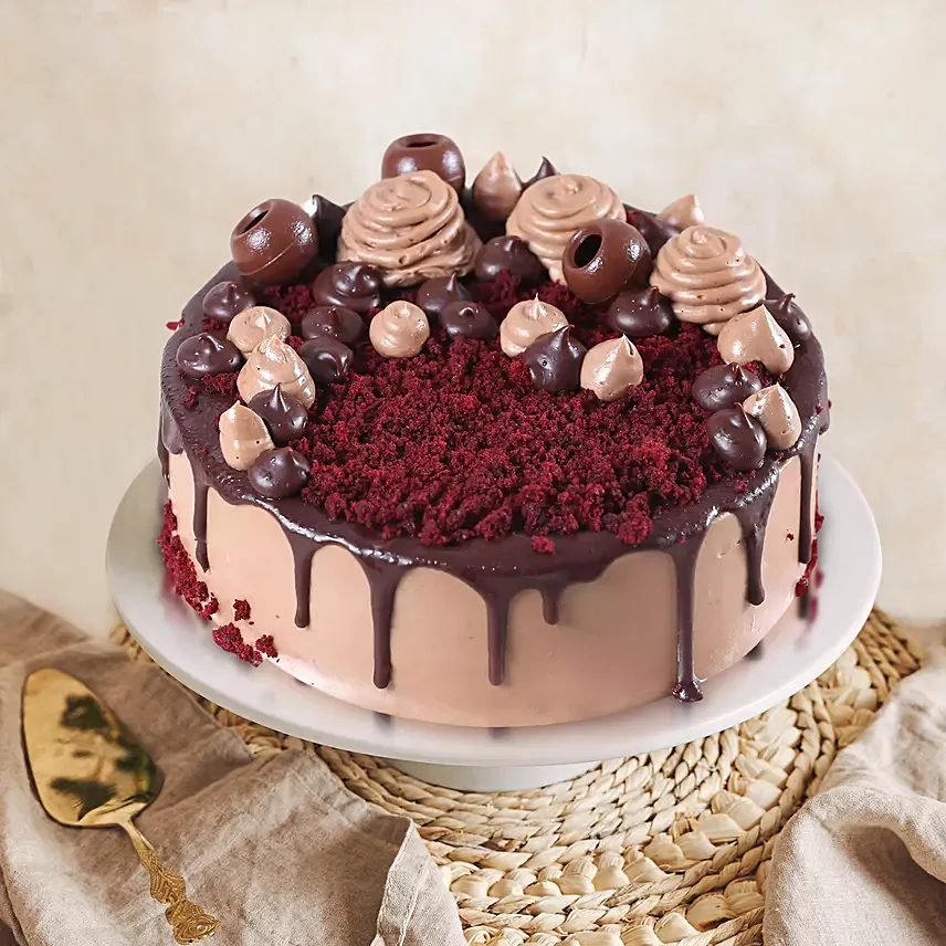 Chocolaty Red Velvet Cake: 