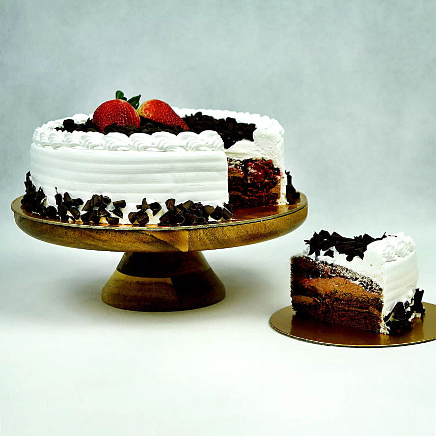 Delish Black Forest Cake: Send Anniversary Cake To Qatar 